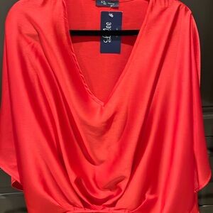 LULEE St. John top NWT size Small tomato red